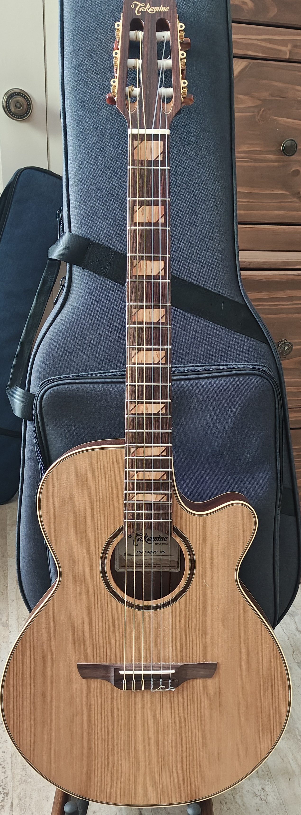 Takamine TSP148NC with Neck Illusions Stickers